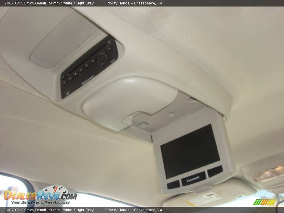 2007 GMC Envoy Denali Summit White / Light Gray Photo #11
