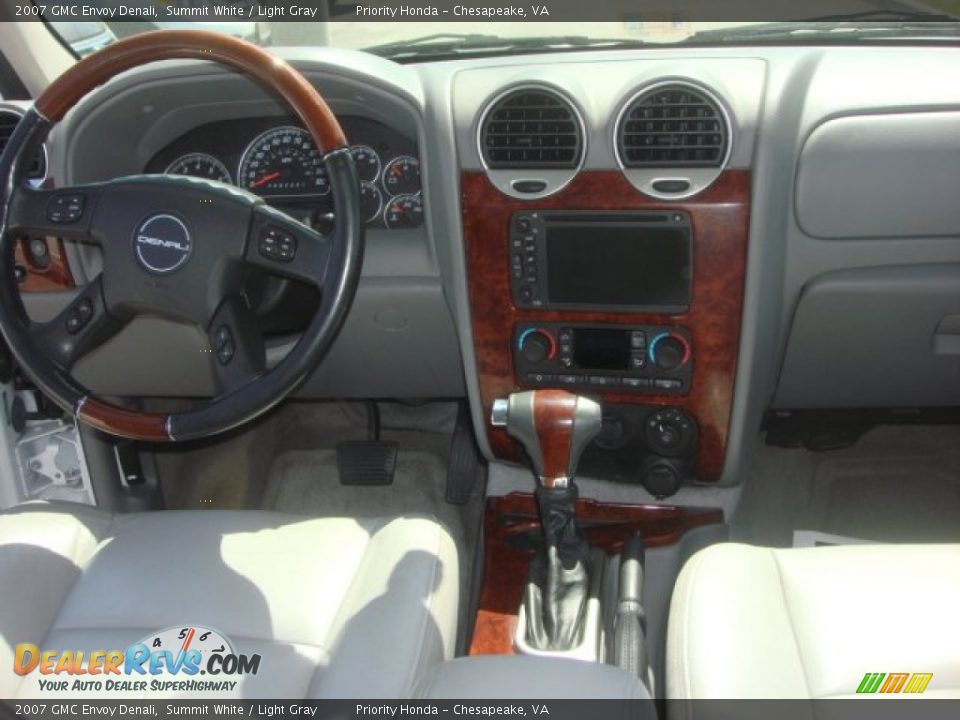 2007 GMC Envoy Denali Summit White / Light Gray Photo #12