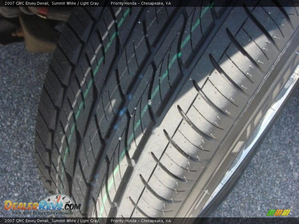 2007 GMC Envoy Denali Summit White / Light Gray Photo #21
