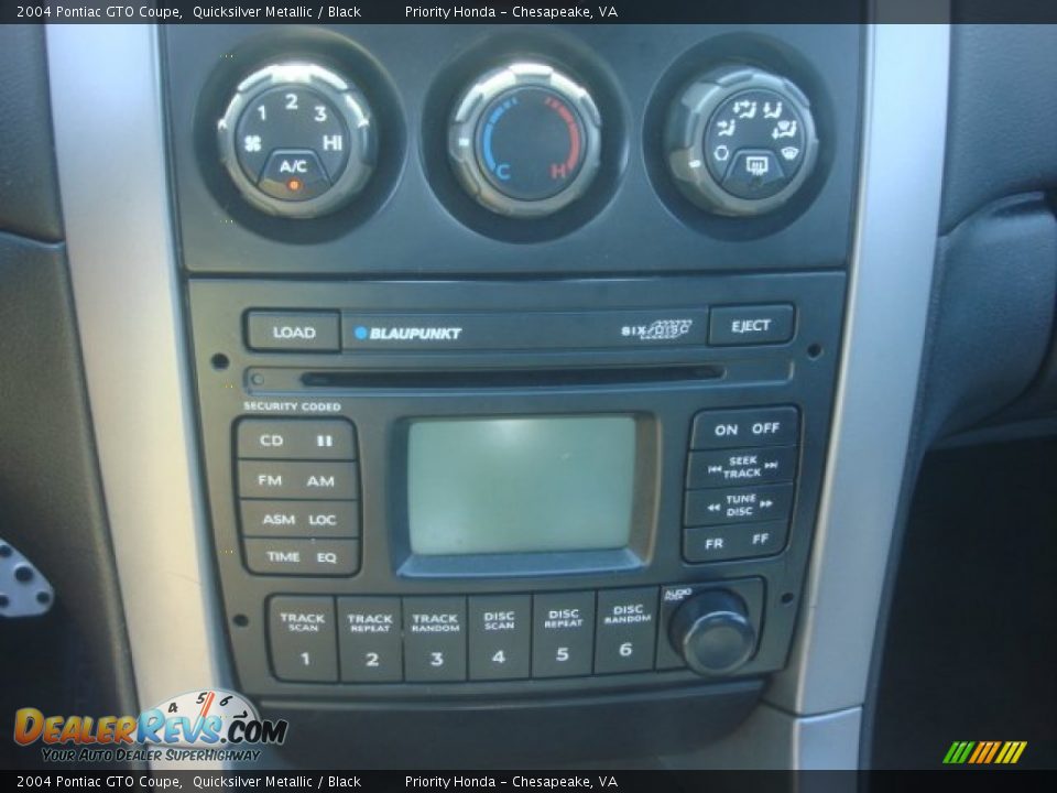 Controls of 2004 Pontiac GTO Coupe Photo #17
