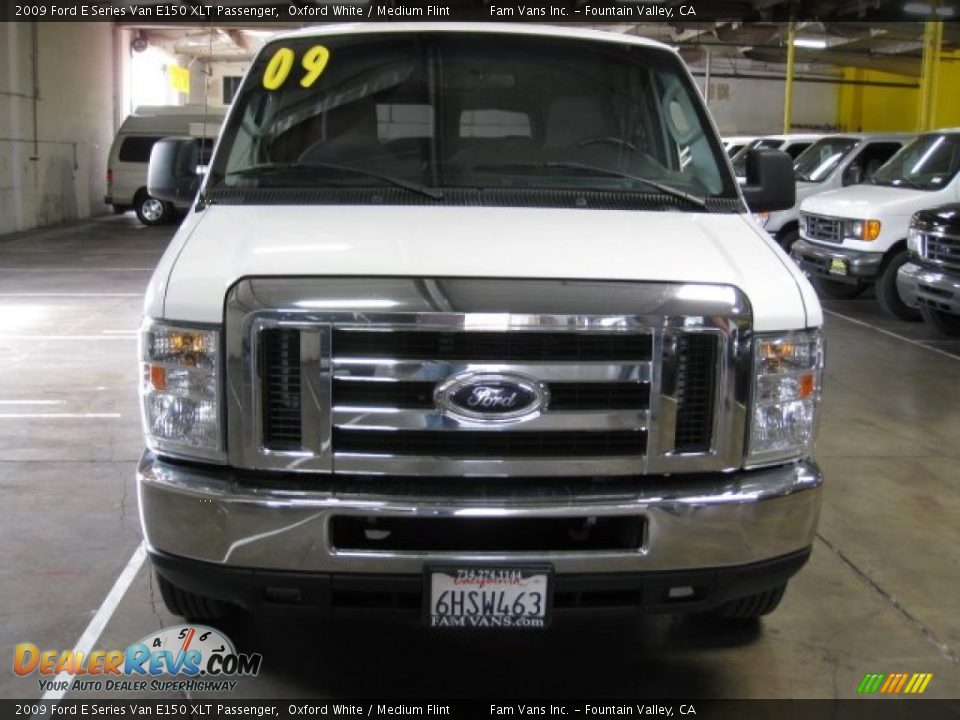 2009 Ford E Series Van E150 XLT Passenger Oxford White / Medium Flint Photo #2