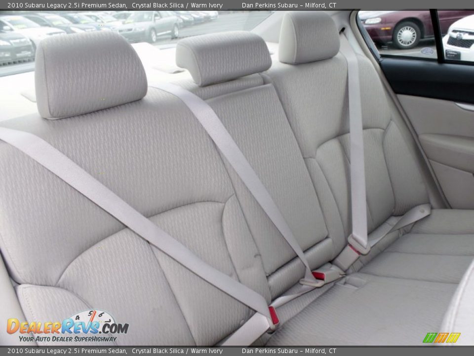 2010 Subaru Legacy 2.5i Premium Sedan Crystal Black Silica / Warm Ivory Photo #15