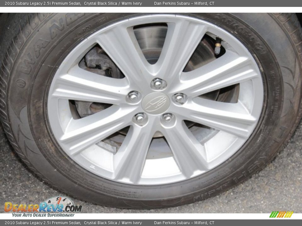 2010 Subaru Legacy 2.5i Premium Sedan Crystal Black Silica / Warm Ivory Photo #17