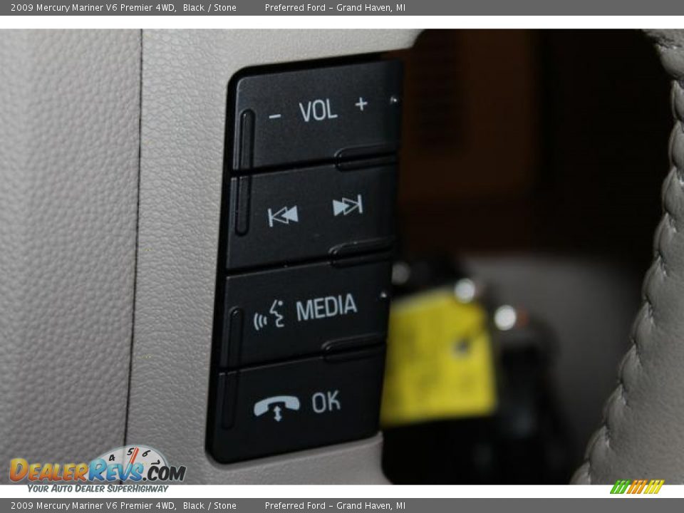 2009 Mercury Mariner V6 Premier 4WD Black / Stone Photo #35