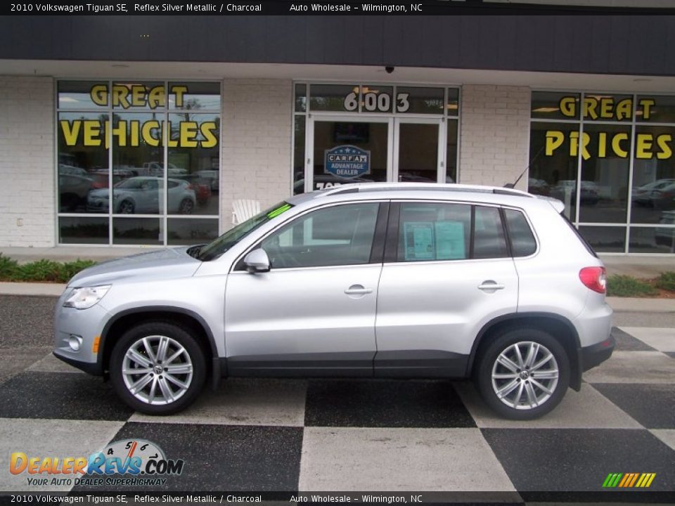 2010 Volkswagen Tiguan SE Reflex Silver Metallic / Charcoal Photo #1