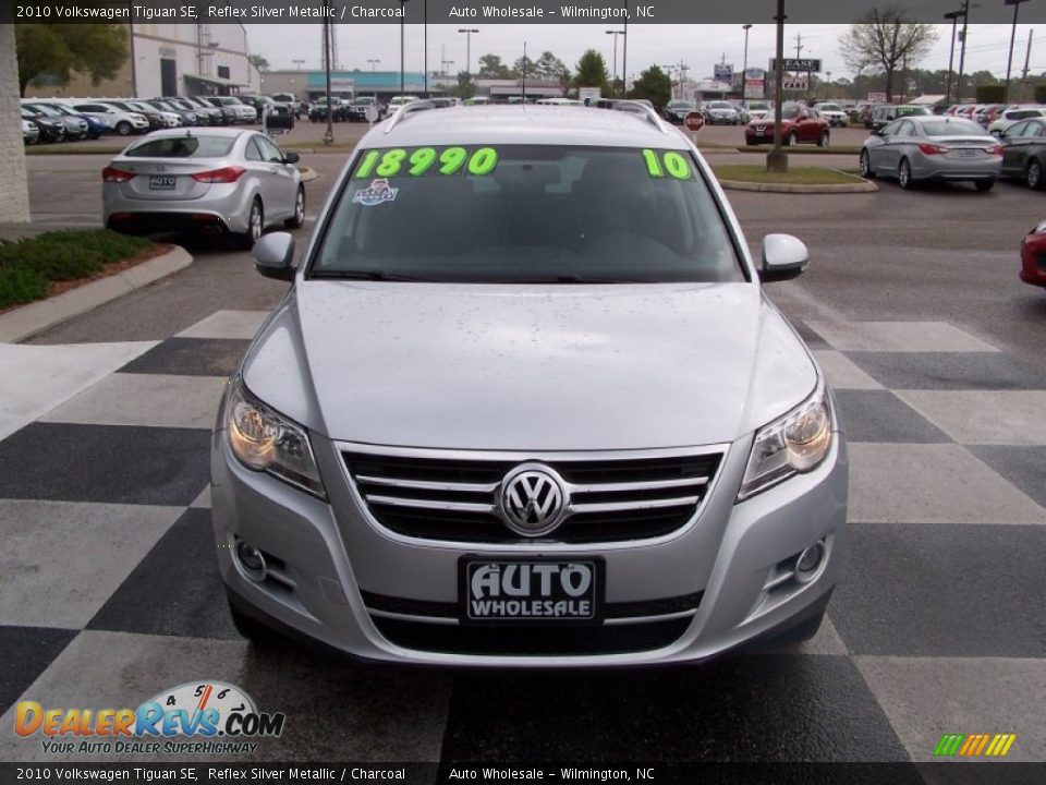 2010 Volkswagen Tiguan SE Reflex Silver Metallic / Charcoal Photo #2