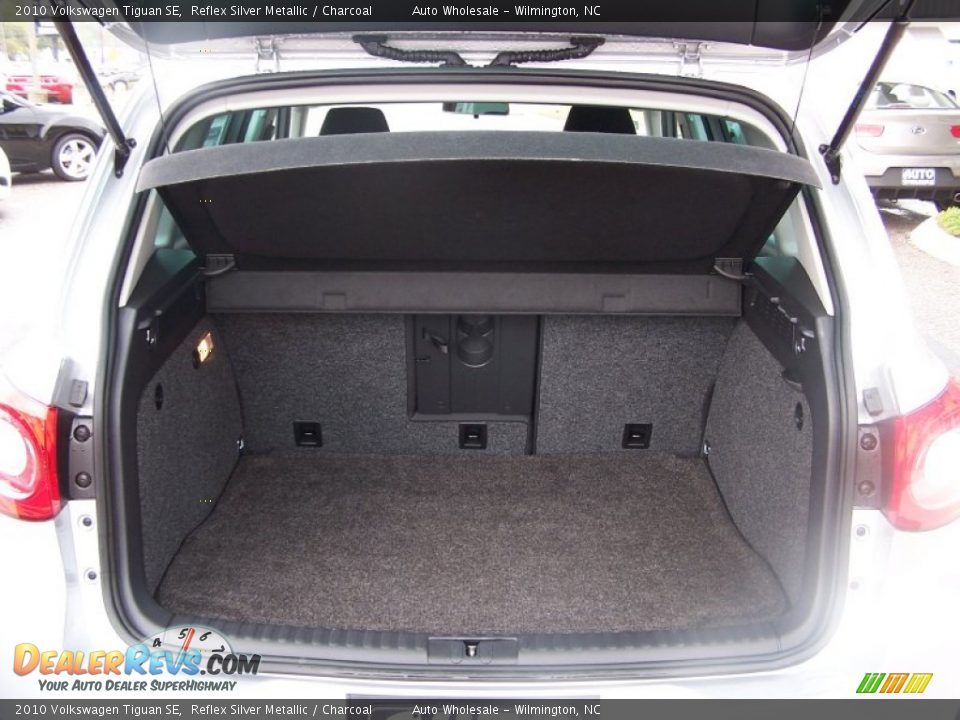 2010 Volkswagen Tiguan SE Reflex Silver Metallic / Charcoal Photo #5