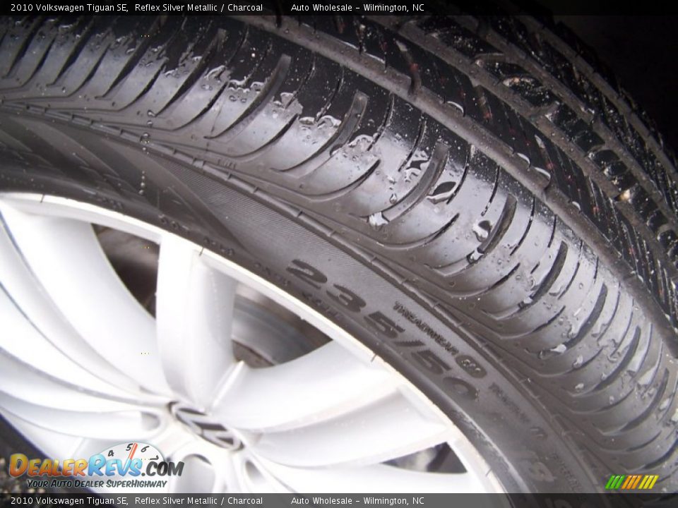 2010 Volkswagen Tiguan SE Reflex Silver Metallic / Charcoal Photo #9