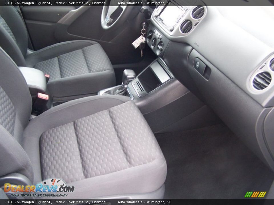 2010 Volkswagen Tiguan SE Reflex Silver Metallic / Charcoal Photo #13