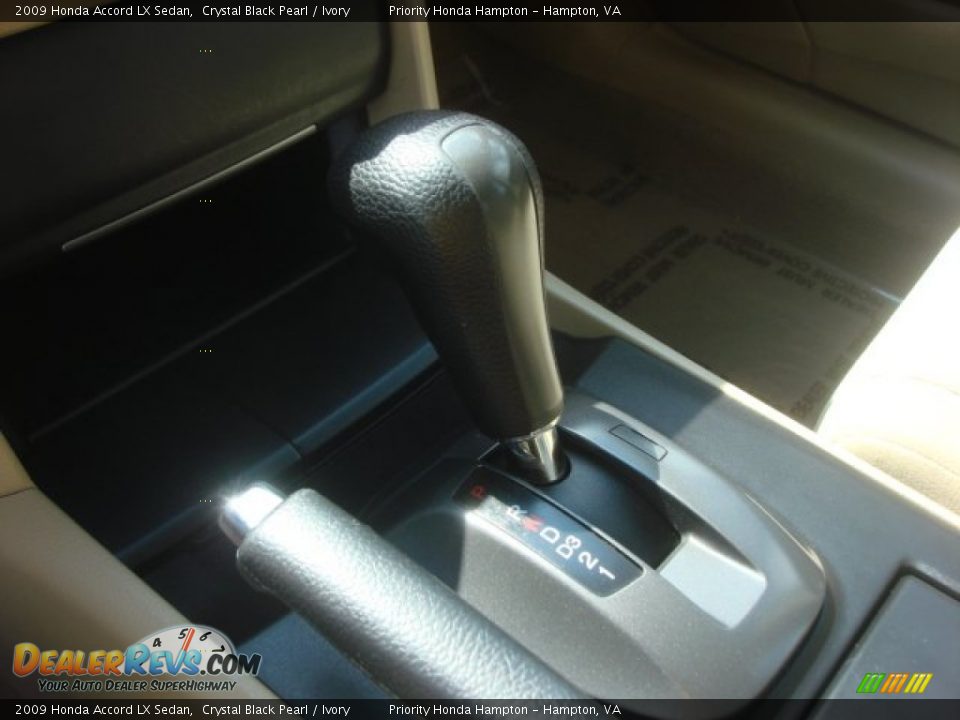 2009 Honda Accord LX Sedan Crystal Black Pearl / Ivory Photo #16