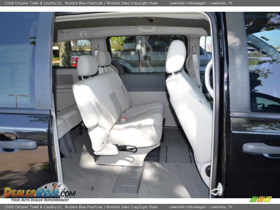 2008 Chrysler Town & Country LX Modern Blue Pearlcoat / Medium Slate Gray/Light Shale Photo #11