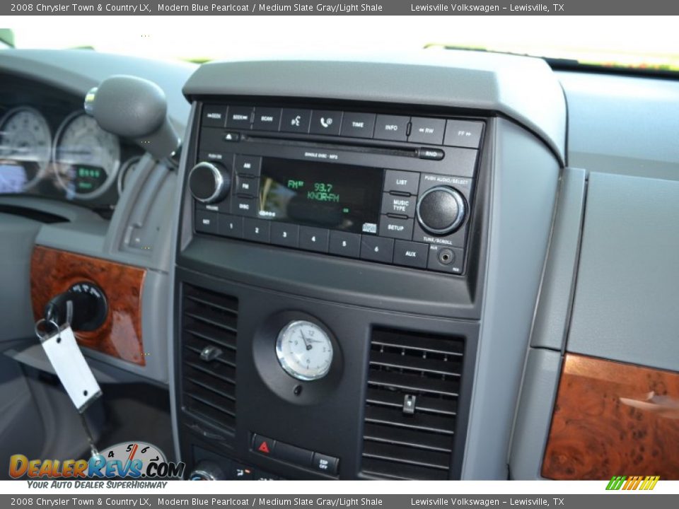 2008 Chrysler Town & Country LX Modern Blue Pearlcoat / Medium Slate Gray/Light Shale Photo #16