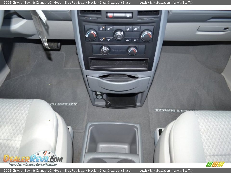 2008 Chrysler Town & Country LX Modern Blue Pearlcoat / Medium Slate Gray/Light Shale Photo #17