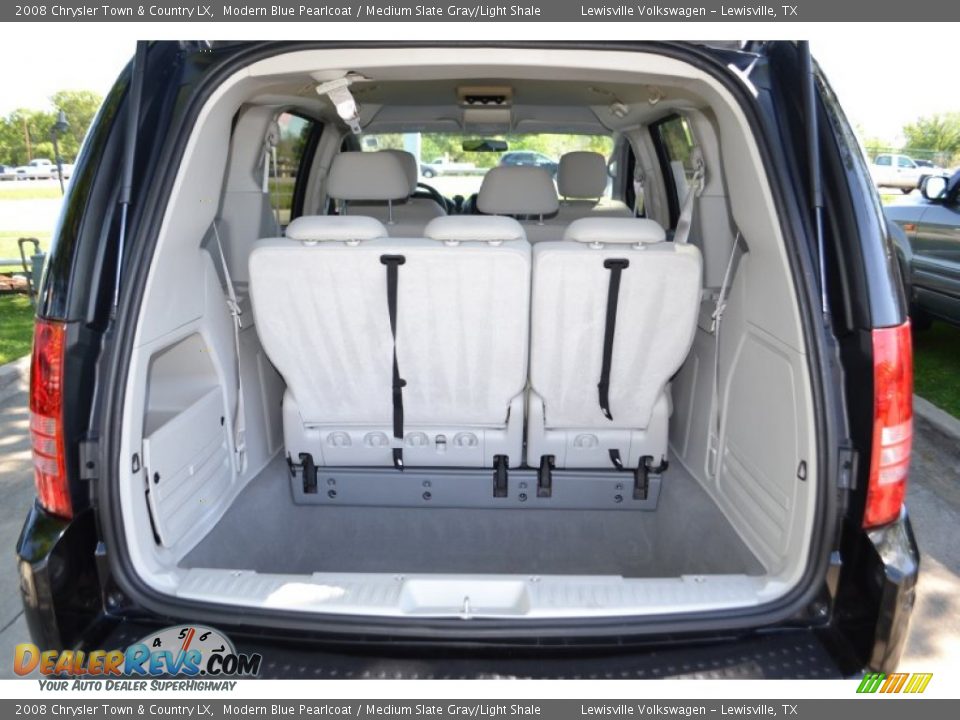 2008 Chrysler Town & Country LX Modern Blue Pearlcoat / Medium Slate Gray/Light Shale Photo #19
