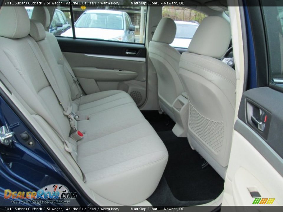 2011 Subaru Outback 2.5i Wagon Azurite Blue Pearl / Warm Ivory Photo #17