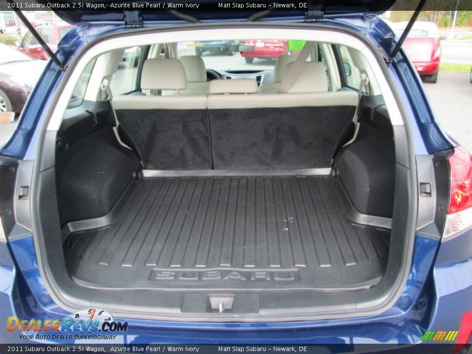 2011 Subaru Outback 2.5i Wagon Azurite Blue Pearl / Warm Ivory Photo #18