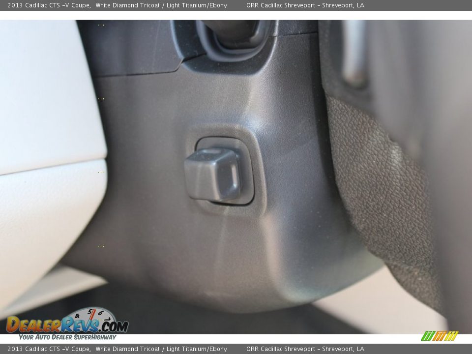 2013 Cadillac CTS -V Coupe White Diamond Tricoat / Light Titanium/Ebony Photo #35