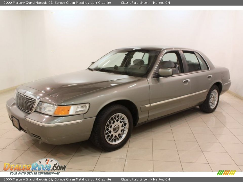 Front 3/4 View of 2000 Mercury Grand Marquis GS Photo #3