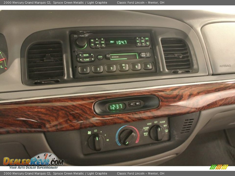 Controls of 2000 Mercury Grand Marquis GS Photo #11