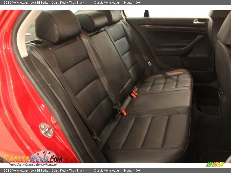 Rear Seat of 2010 Volkswagen Jetta SE Sedan Photo #18