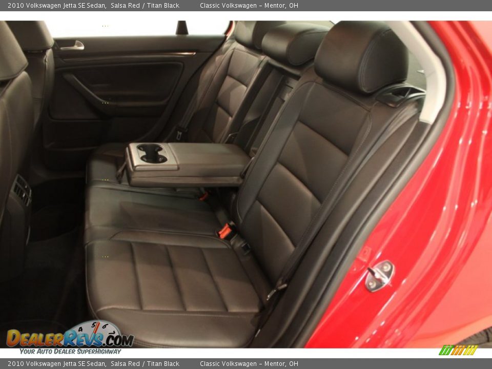 2010 Volkswagen Jetta SE Sedan Salsa Red / Titan Black Photo #20
