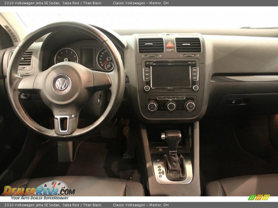Dashboard of 2010 Volkswagen Jetta SE Sedan Photo #21