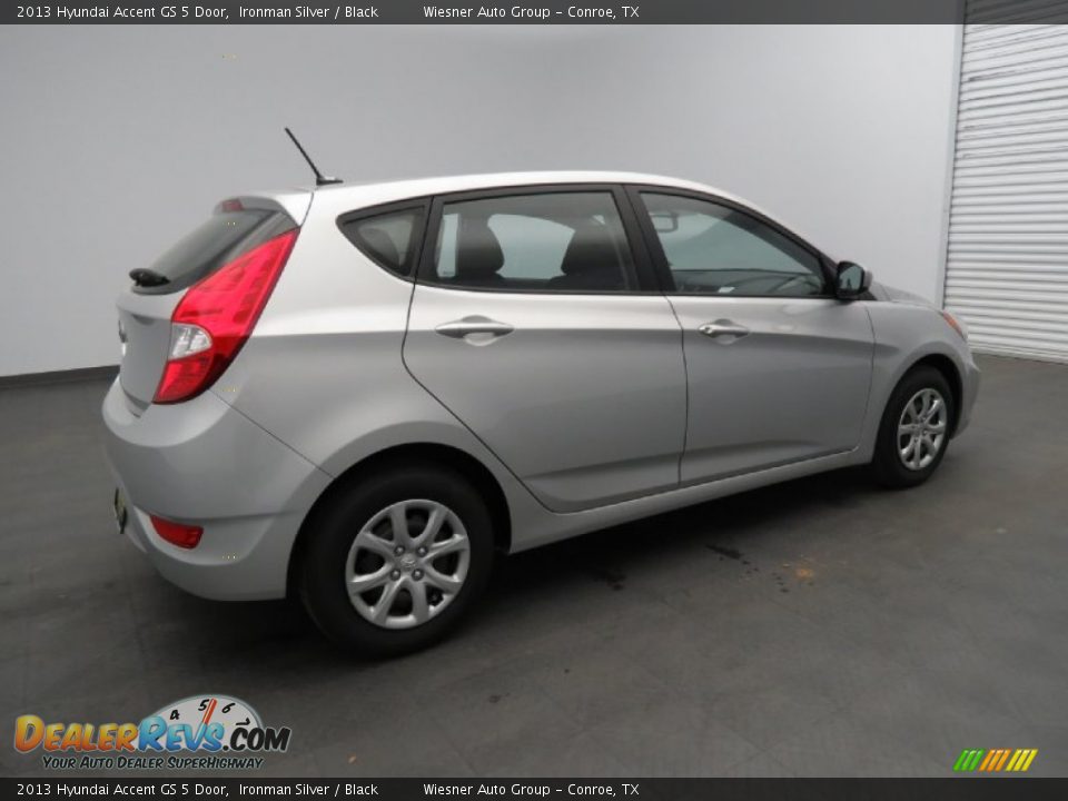 2013 Hyundai Accent GS 5 Door Ironman Silver / Black Photo #2