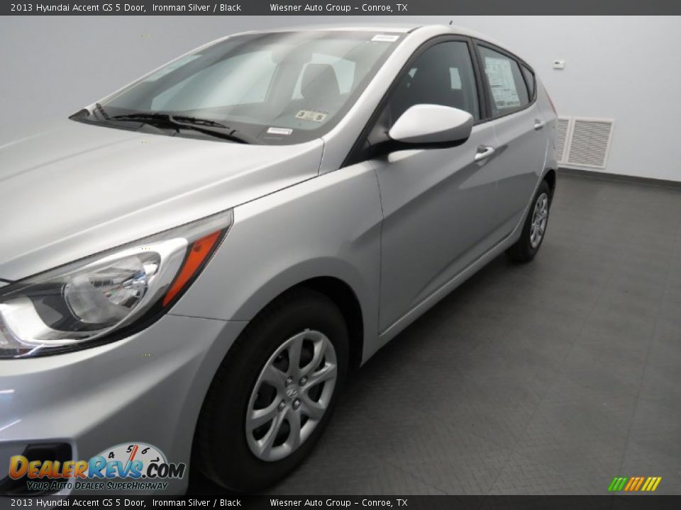 2013 Hyundai Accent GS 5 Door Ironman Silver / Black Photo #5
