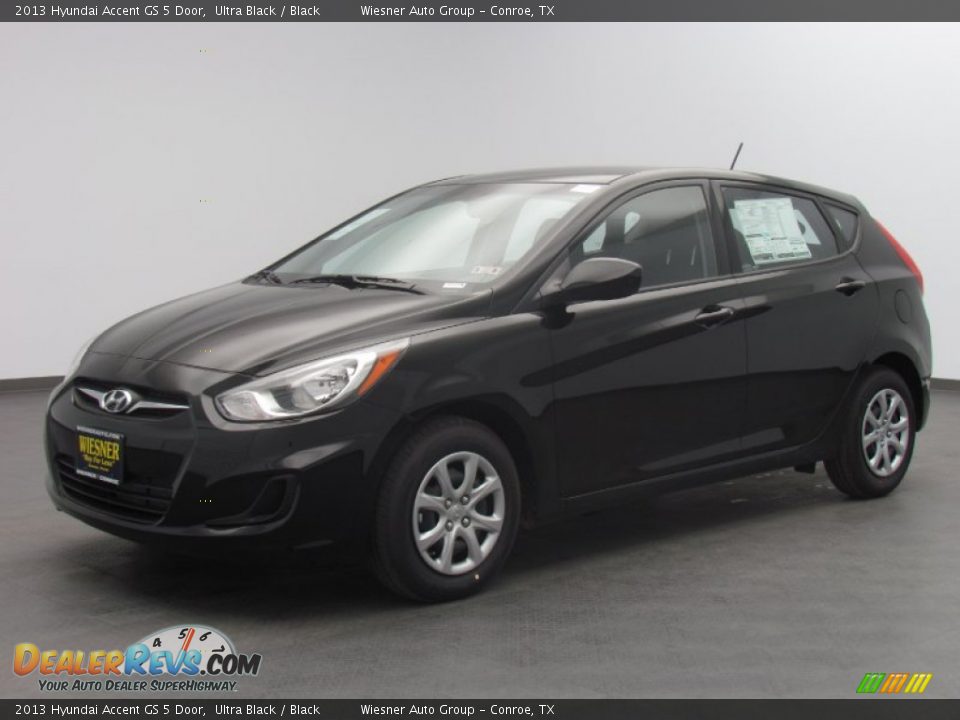 2013 Hyundai Accent GS 5 Door Ultra Black / Black Photo #1
