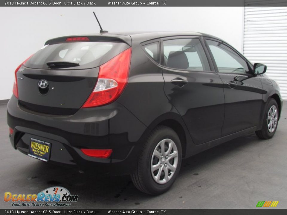 2013 Hyundai Accent GS 5 Door Ultra Black / Black Photo #3