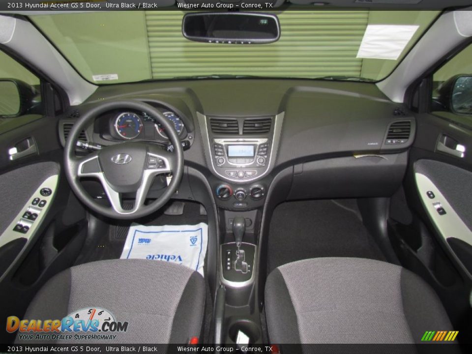 2013 Hyundai Accent GS 5 Door Ultra Black / Black Photo #4