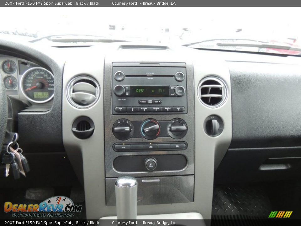 Controls of 2007 Ford F150 FX2 Sport SuperCab Photo #16