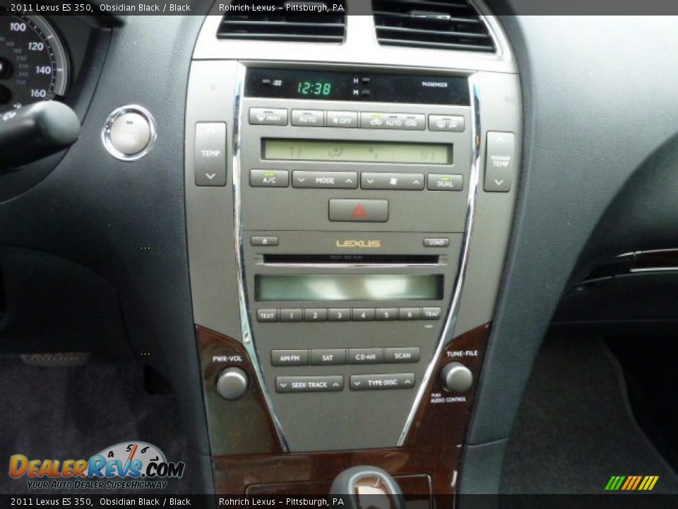 Controls of 2011 Lexus ES 350 Photo #19