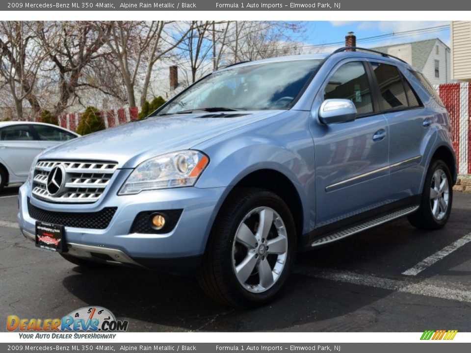 Front 3/4 View of 2009 Mercedes-Benz ML 350 4Matic Photo #3