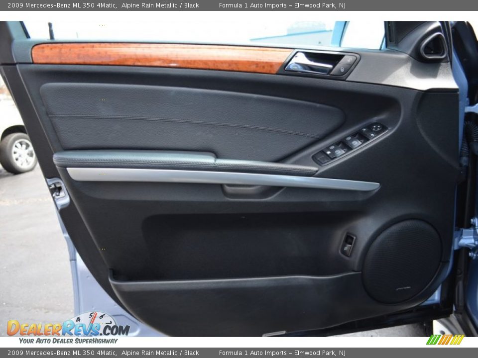 Door Panel of 2009 Mercedes-Benz ML 350 4Matic Photo #19