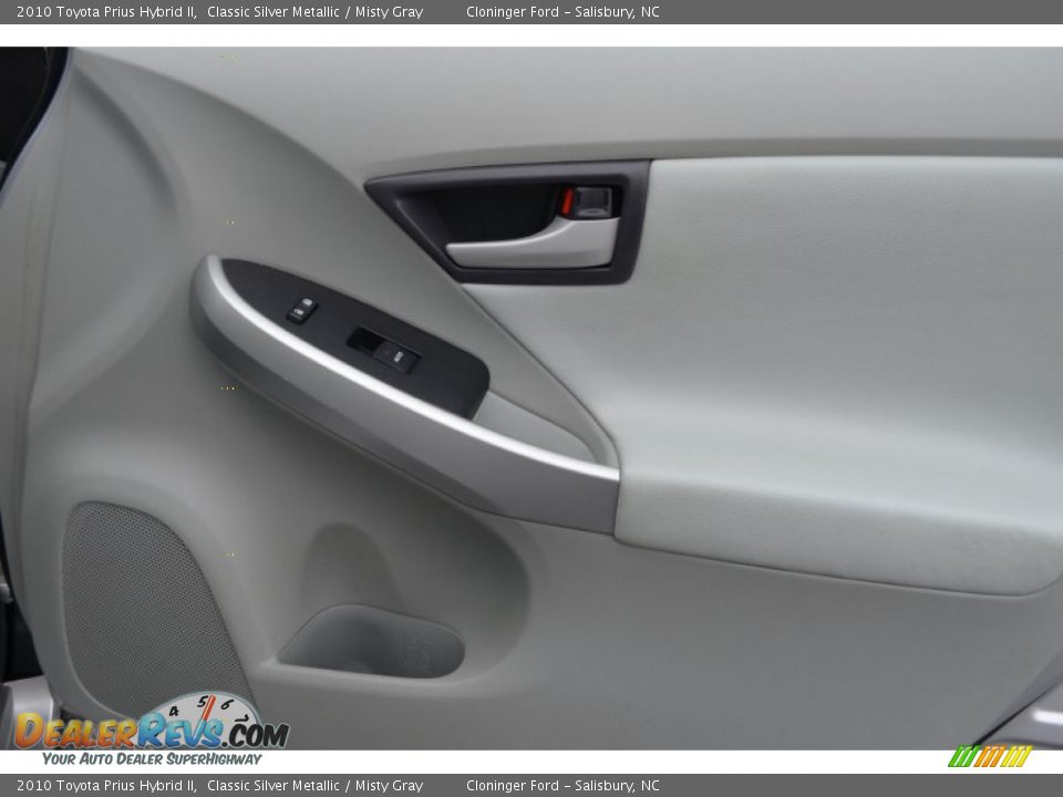 2010 Toyota Prius Hybrid II Classic Silver Metallic / Misty Gray Photo #17