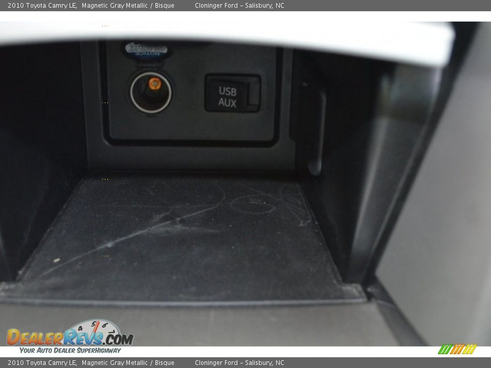 2010 Toyota Camry LE Magnetic Gray Metallic / Bisque Photo #28