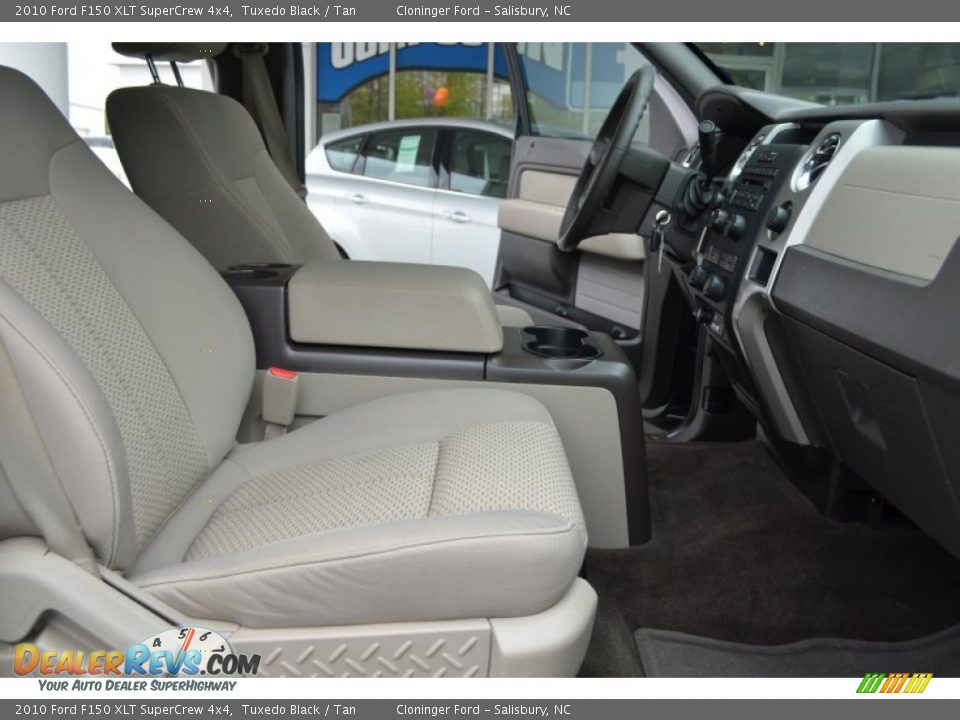 2010 Ford F150 XLT SuperCrew 4x4 Tuxedo Black / Tan Photo #14