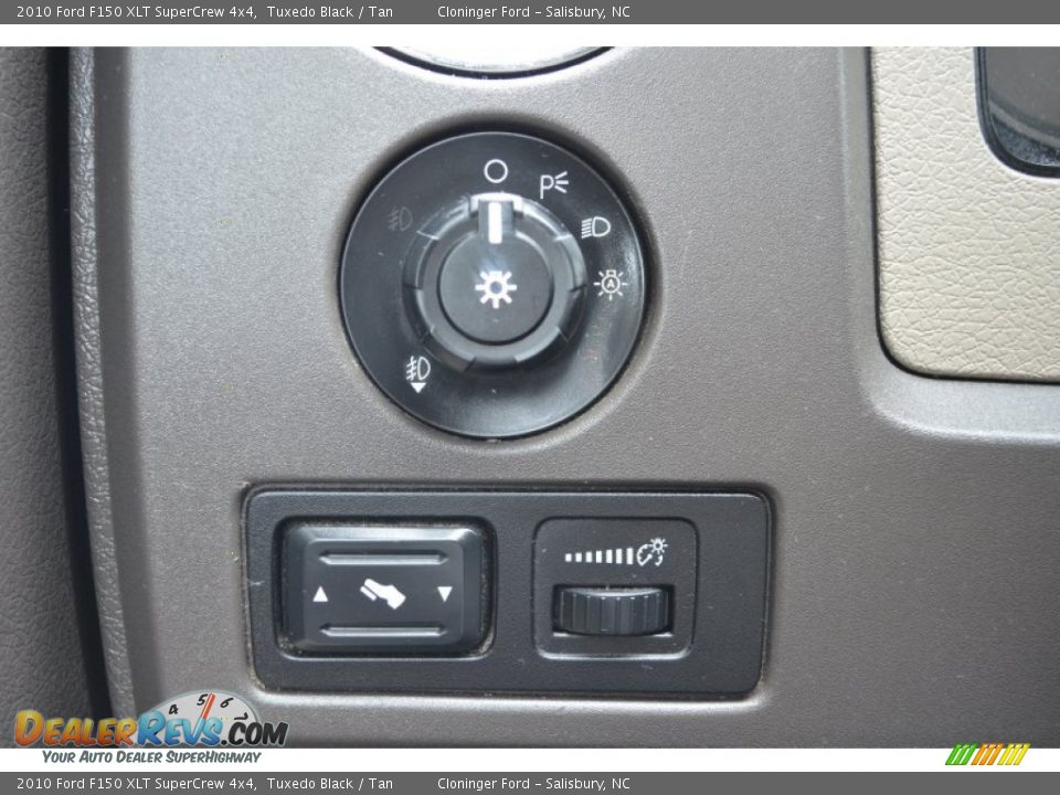 2010 Ford F150 XLT SuperCrew 4x4 Tuxedo Black / Tan Photo #26