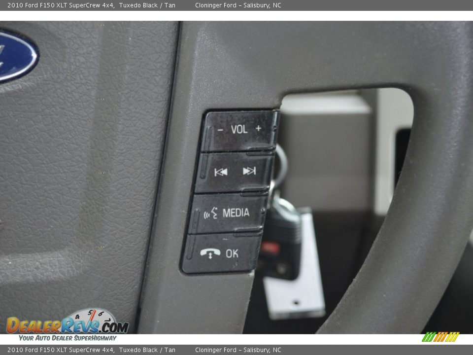2010 Ford F150 XLT SuperCrew 4x4 Tuxedo Black / Tan Photo #28