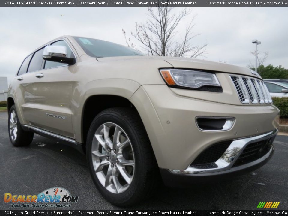 Front 3/4 View of 2014 Jeep Grand Cherokee Summit 4x4 Photo #4