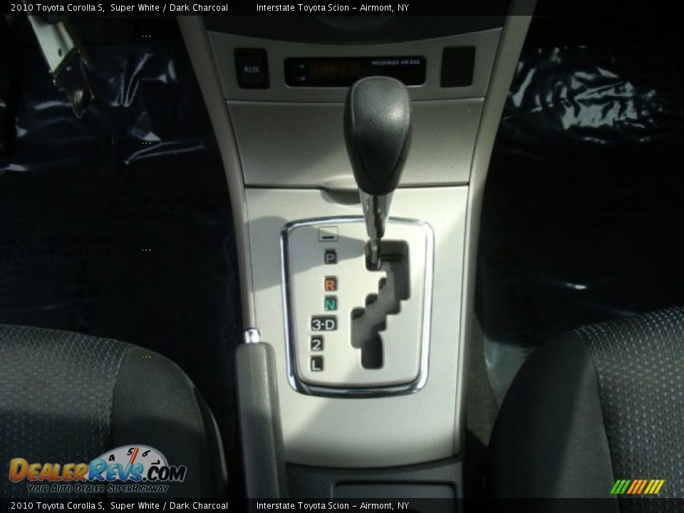 2010 Toyota Corolla S Super White / Dark Charcoal Photo #16