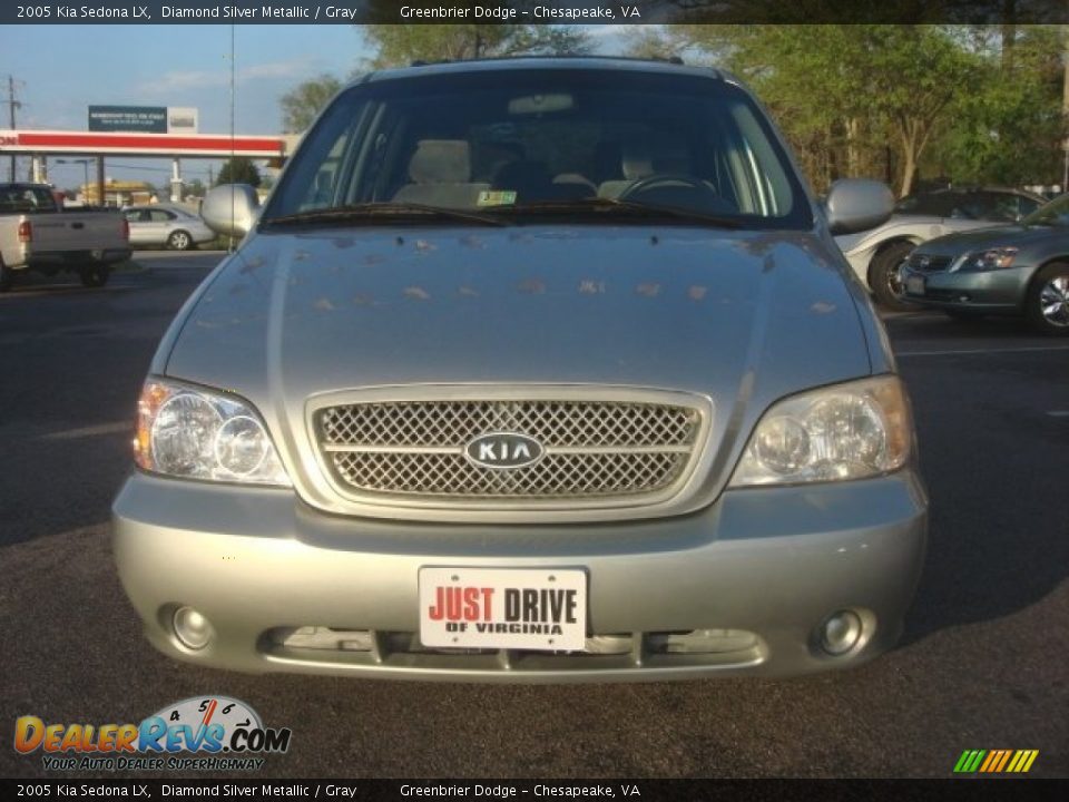 2005 Kia Sedona LX Diamond Silver Metallic / Gray Photo #6