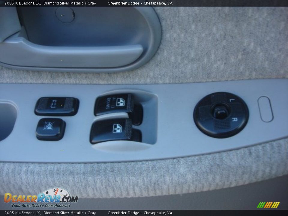 2005 Kia Sedona LX Diamond Silver Metallic / Gray Photo #14