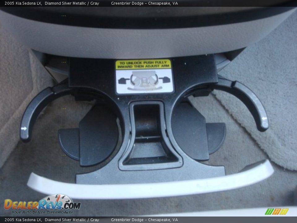 2005 Kia Sedona LX Diamond Silver Metallic / Gray Photo #19