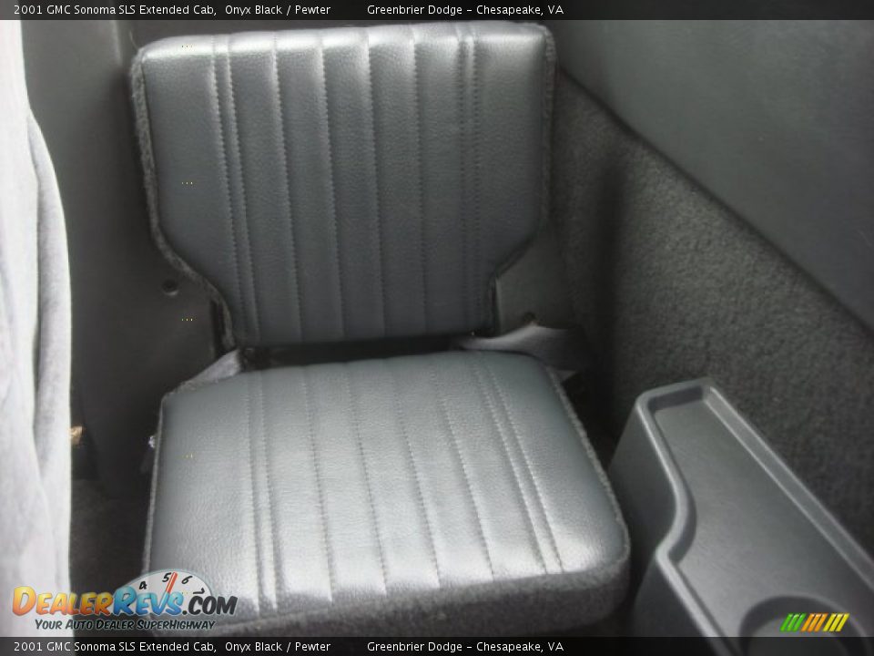 Rear Seat of 2001 GMC Sonoma SLS Extended Cab Photo #10
