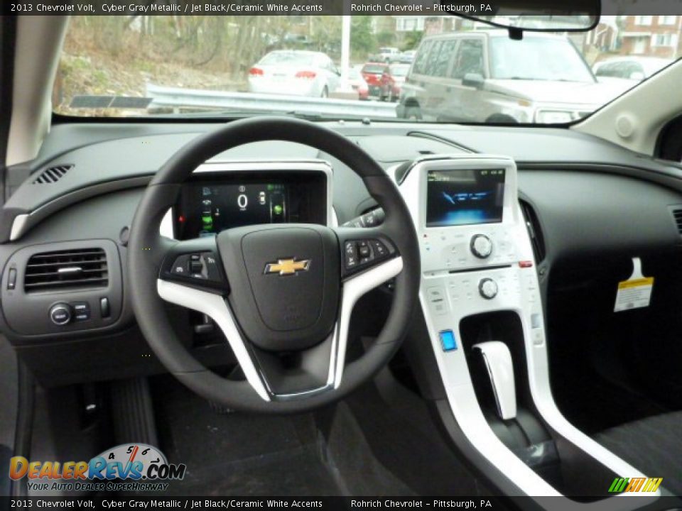 Dashboard of 2013 Chevrolet Volt  Photo #12