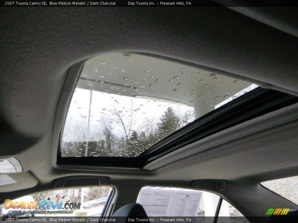 2007 Toyota Camry SE Blue Ribbon Metallic / Dark Charcoal Photo #16