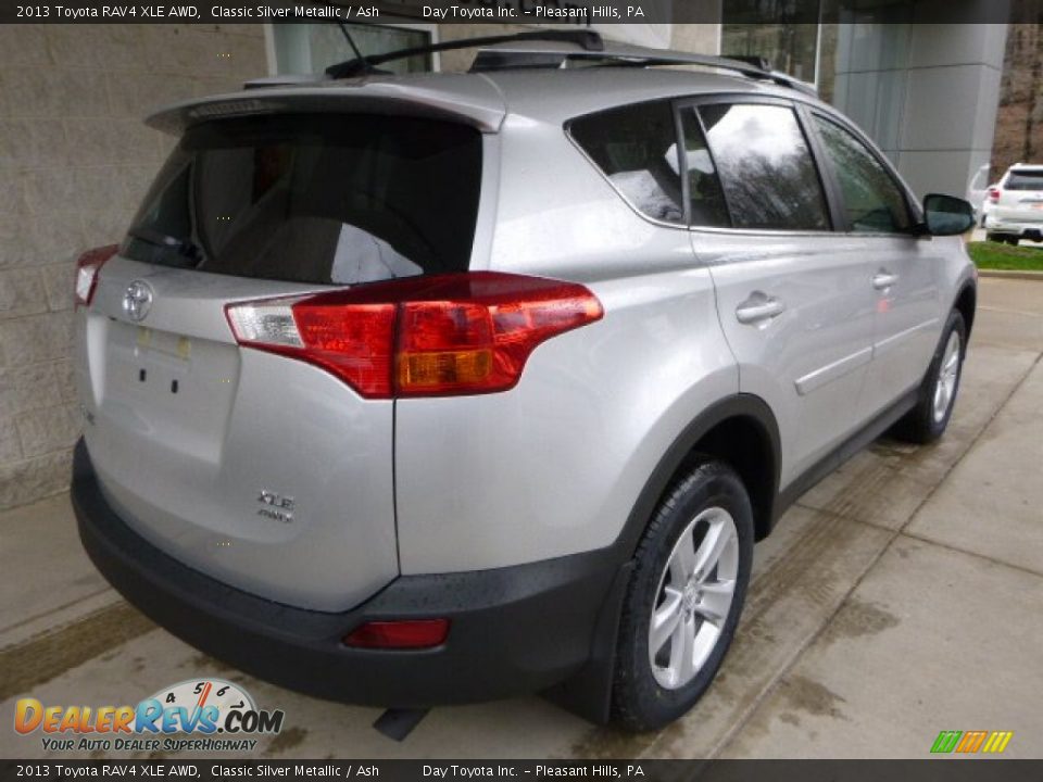2013 Toyota RAV4 XLE AWD Classic Silver Metallic / Ash Photo #2