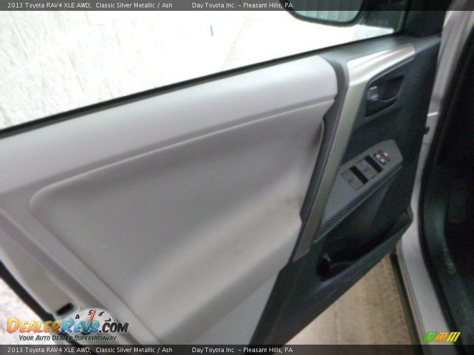 2013 Toyota RAV4 XLE AWD Classic Silver Metallic / Ash Photo #14